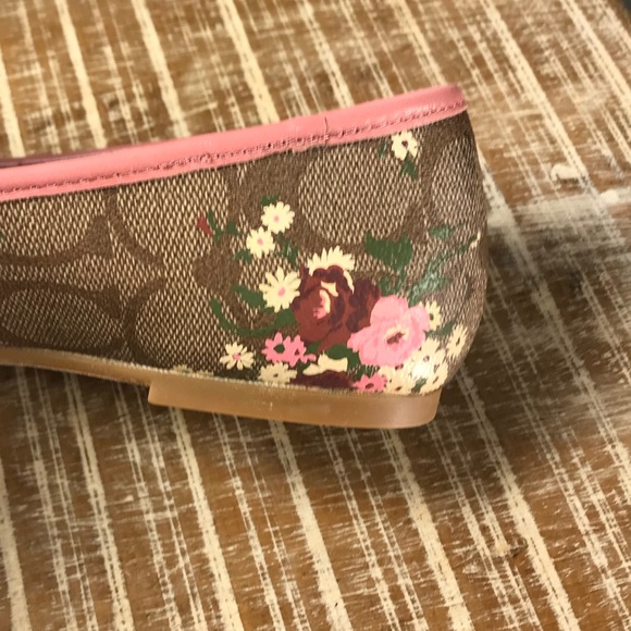 Coach Flats - Picture 6 of 7